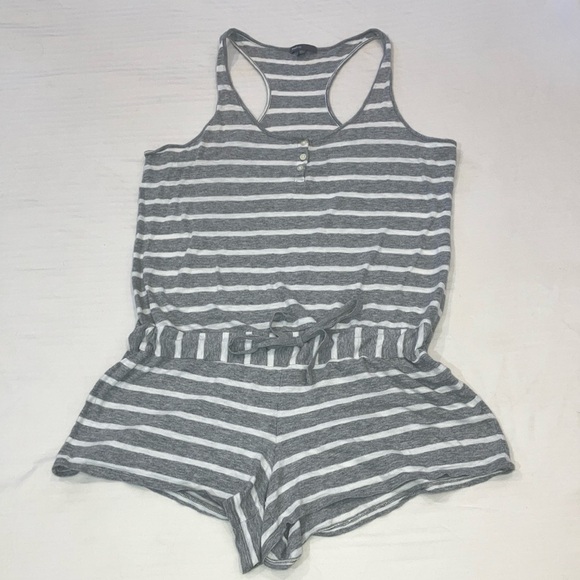 GAP medium women’s romper - cotton gray/ White nautical Striped Jumpsuit - Picture 1 of 16